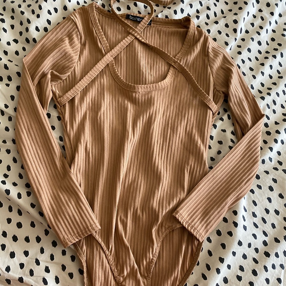 Boohoo Tan Beige Longsleeved Bodysuit